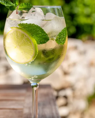 Hugo Spritz in a wine glass