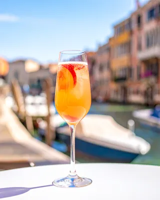Bellini in a champagne flute