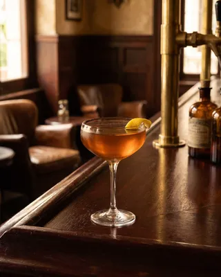 Remember the Maine in a coupe with lemon