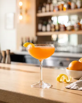 Royal Sovereign in a coupe with lemon