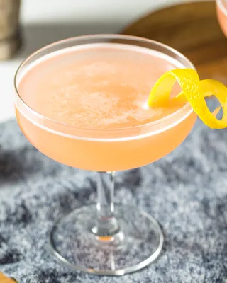 The Monroe in a double old fashioned glass