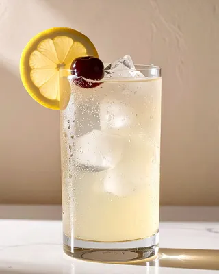 Tom Collins in a Collins glass