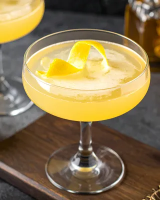 Bee’s Knees in a coupe